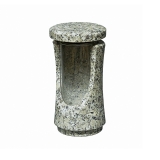 Grablampe aus Granit Schlesisch